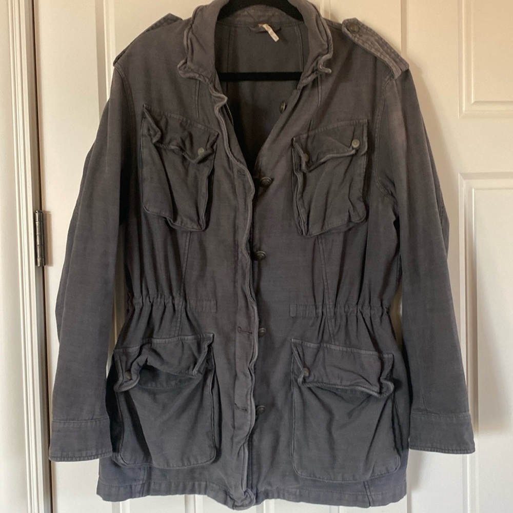 Free People Womens Jacket. Size L. Full Zip and Button Down. Drawstring Waist.